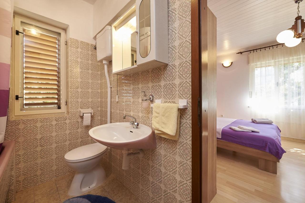 Apartments And Rooms With Parking Space Trogir - 13102 Exterior foto